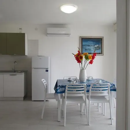 Apartment Modern Flat With Sea View
