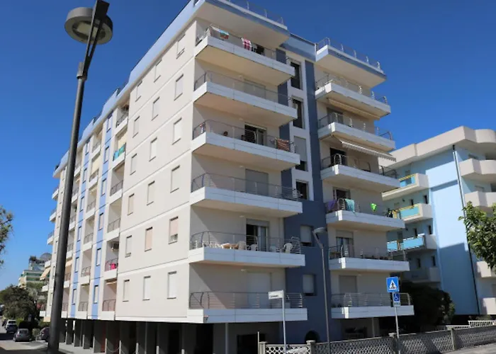 Modern Flat With Sea View Μπιμπιόνε